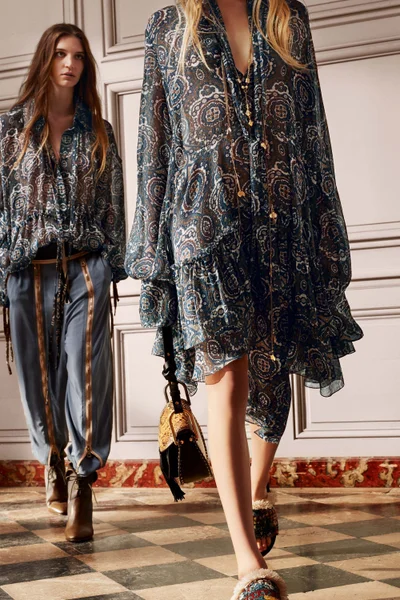 Look 16